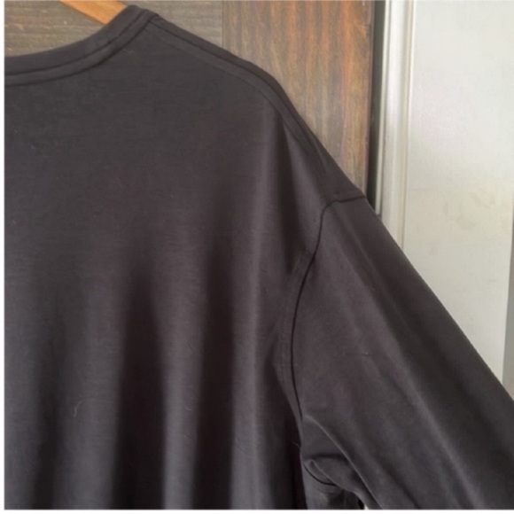 Lululemon Back In Action V-Neck - Picture 9 of 11